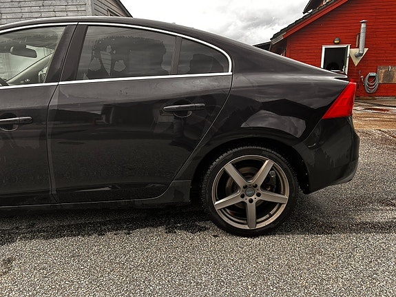 Volvo S60 7 of 14