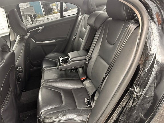 Volvo S60 13 of 14