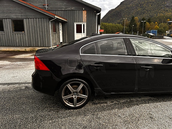 Volvo S60 11 of 14