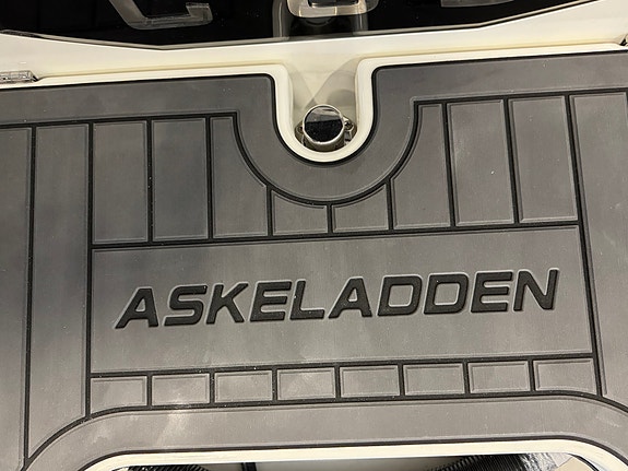ASKELADDEN C65 BOW RIDER SUZUKI DF300APX TOPLINE 29 of 30