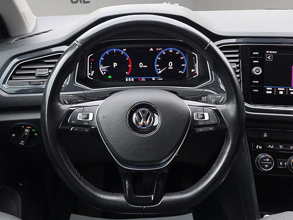 Volkswagen T-Roc 23 of 30