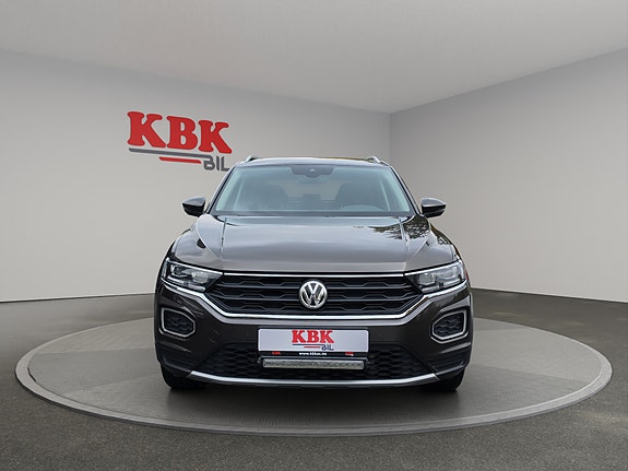 Volkswagen T-Roc 3 of 30