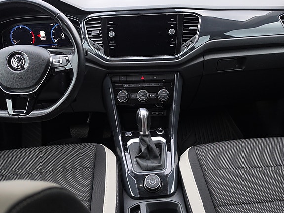 Volkswagen T-Roc 20 of 30