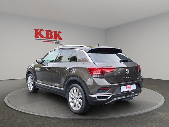 Volkswagen T-Roc 8 of 30