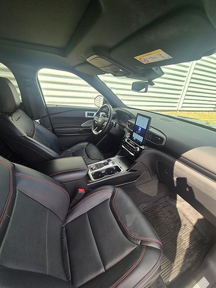 Ford Explorer 12 of 21