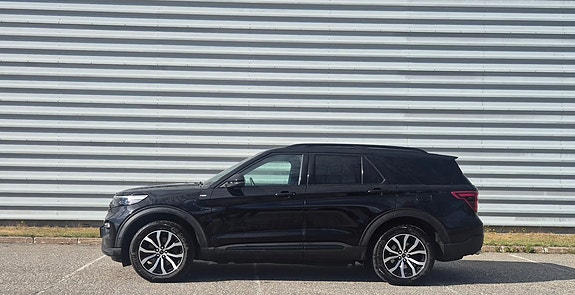 Ford Explorer 8 of 21