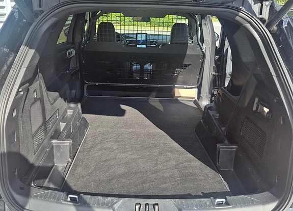 Ford Explorer 16 of 21