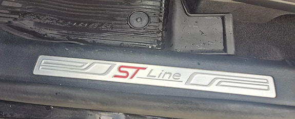 Ford Explorer 18 of 21
