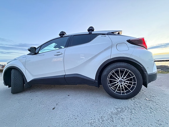 Toyota C-HR 6 of 29