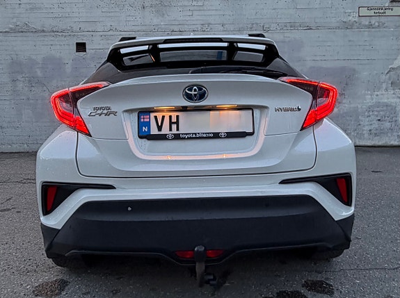 Toyota C-HR 27 of 29