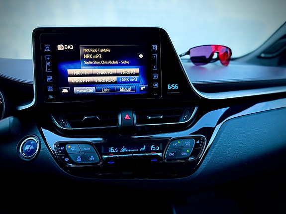 Toyota C-HR 8 of 29
