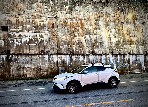 Toyota C-HR 28 of 29