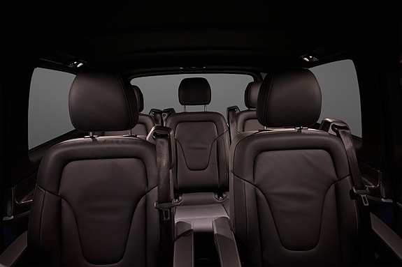 Mercedes-Benz EQV300 13 of 15