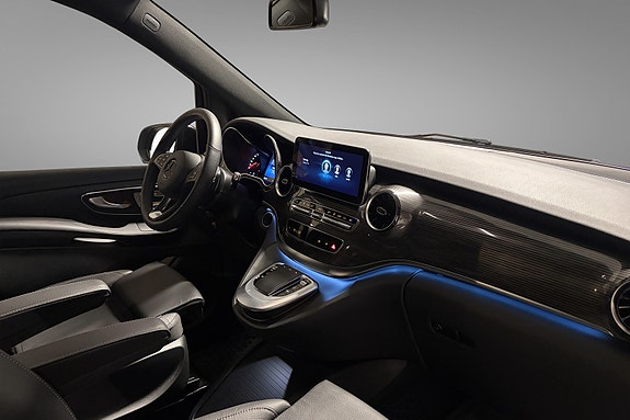 Mercedes-Benz EQV300 9 of 15