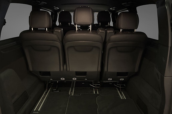 Mercedes-Benz EQV300 15 of 15