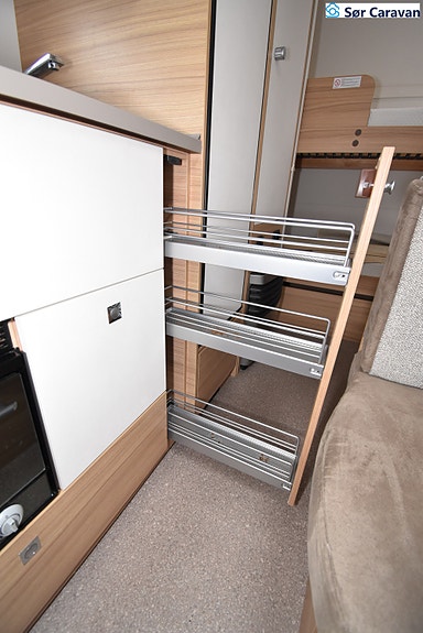 Dethleffs 500 QSK Camper. Køyeseng 16 of 24