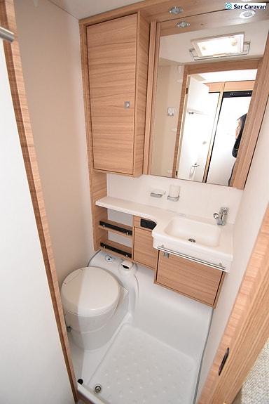 Dethleffs 500 QSK Camper. Køyeseng 22 of 24