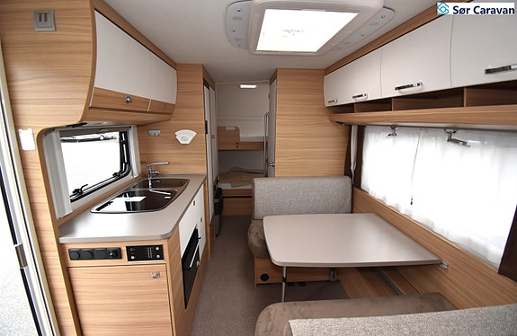 Dethleffs 500 QSK Camper. Køyeseng 12 of 24