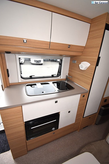 Dethleffs 500 QSK Camper. Køyeseng 13 of 24