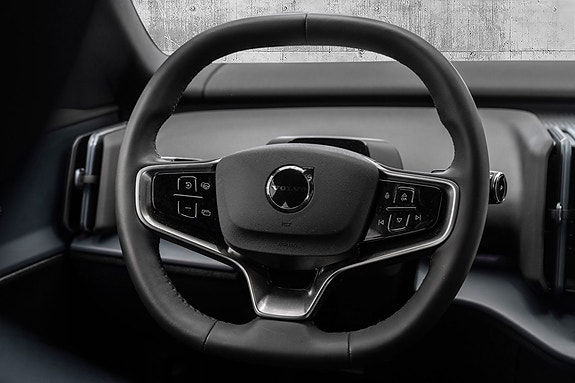 Volvo EX30 13 of 23