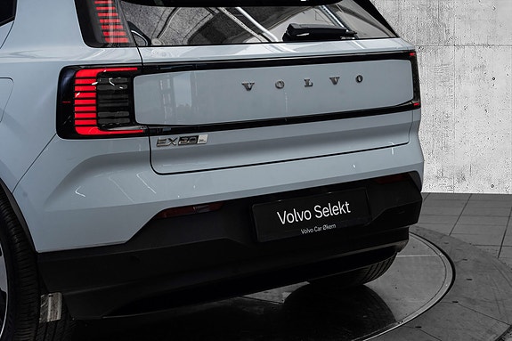 Volvo EX30 8 of 23