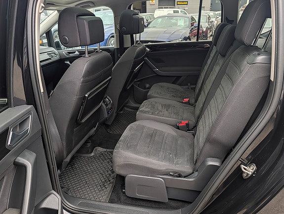 Volkswagen Touran 12 of 30