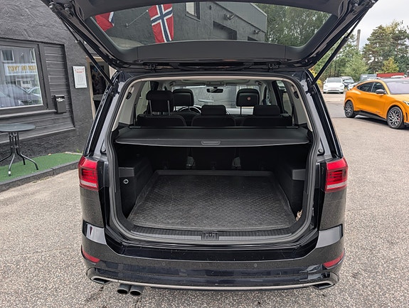Volkswagen Touran 10 of 30