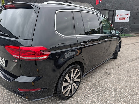 Volkswagen Touran 9 of 30