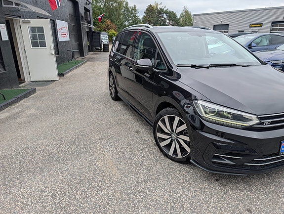 Volkswagen Touran 3 of 30