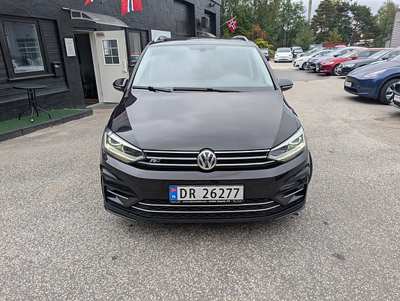 Volkswagen Touran 2 of 30