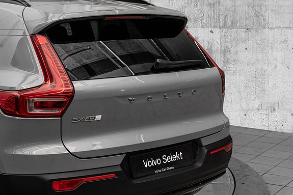 Volvo EX40 6 of 29