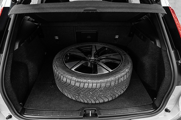 Volvo EX40 23 of 29