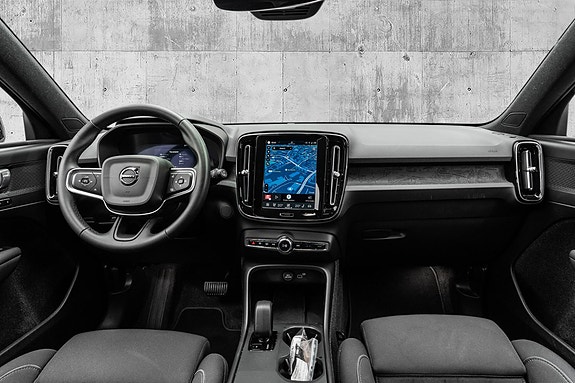 Volvo EX40 21 of 29