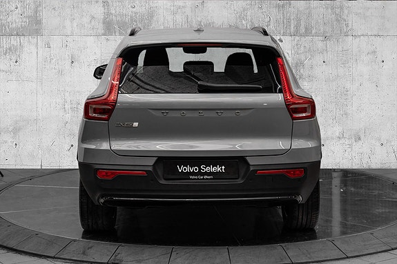 Volvo EX40 7 of 29