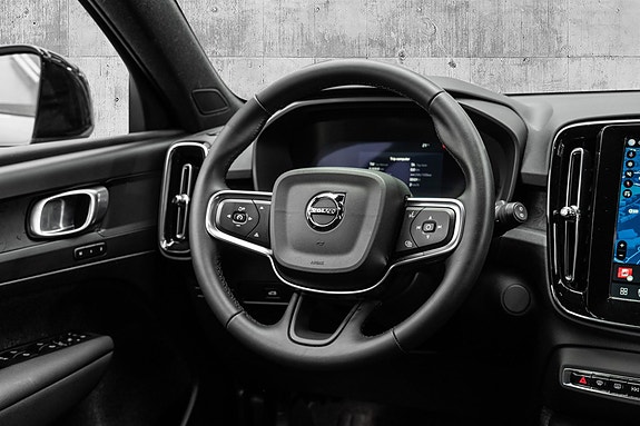 Volvo EX40 22 of 29