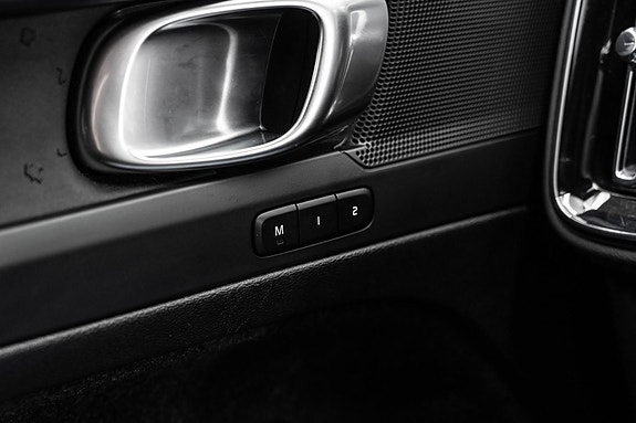 Volvo EX40 16 of 29