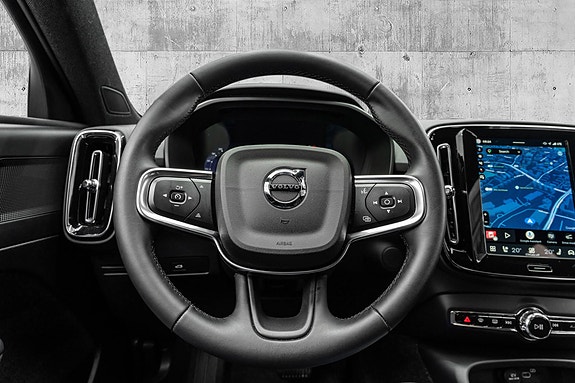 Volvo EX40 10 of 29