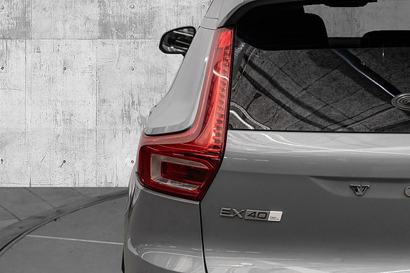 Volvo EX40 8 of 29