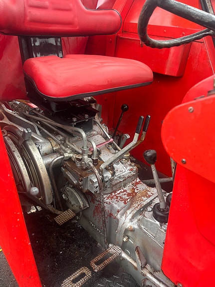 Massey Ferguson 165 Holdt av til Torsdag 11 of 24