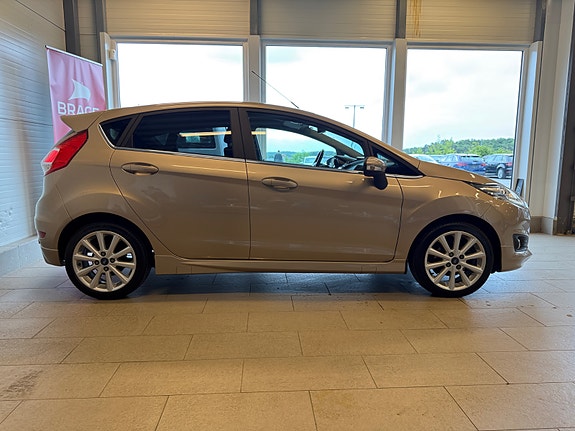 Ford Fiesta 4 of 26