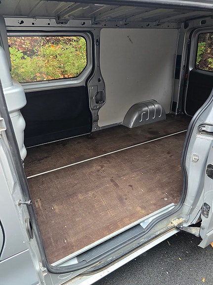 Opel Vivaro 12 of 15