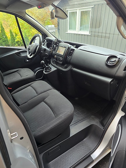 Opel Vivaro 11 of 15