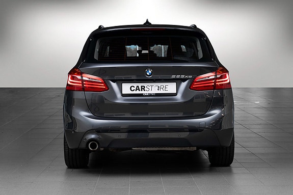 BMW 225xe 8 of 26