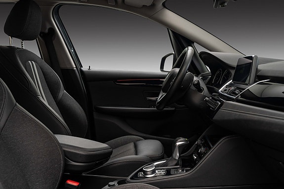 BMW 225xe 23 of 26