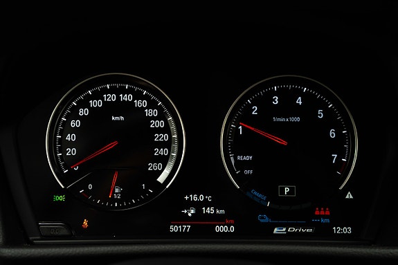 BMW 225xe 10 of 26