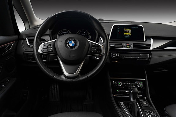 BMW 225xe 21 of 26