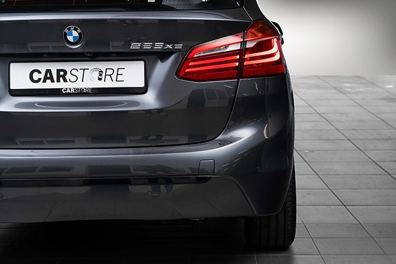 BMW 225xe 9 of 26