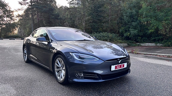 Tesla Model S 8 of 30