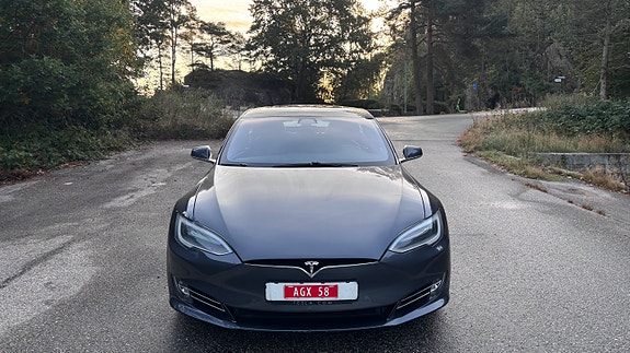 Tesla Model S 9 of 30