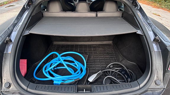 Tesla Model S 29 of 30
